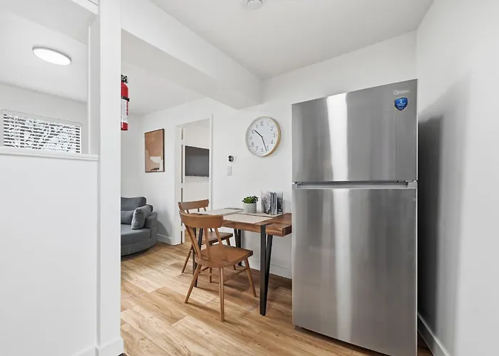 Dormont 2 Modern And Bright 1 Bedroom Apartment, Free Street Parking Apartamento *